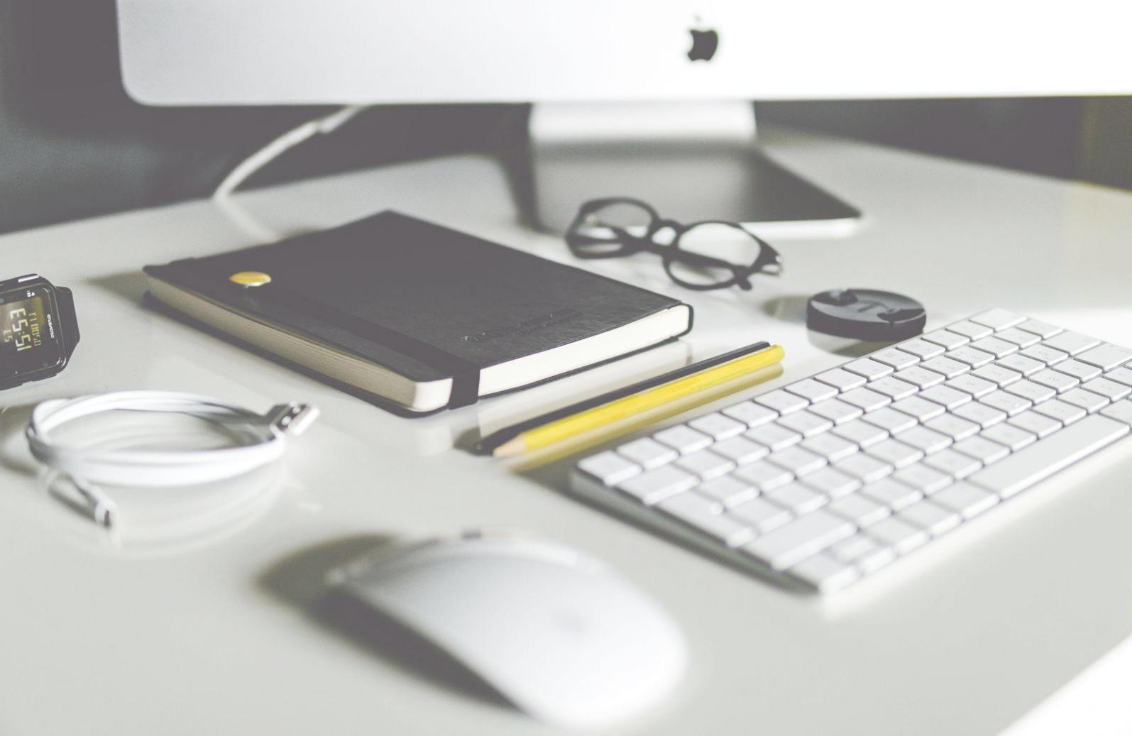 Modern computer setup for stock market learning